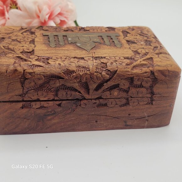 Vintage Hand Carved Wood Trinket Box With Brass Taj Mahal - Picture 8 of 16
